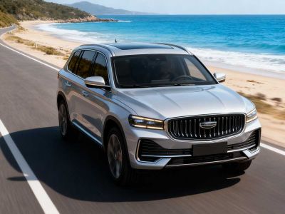 Silver Geely Xingyue L SUV.