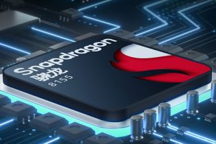 Qualcomm Snapdragon 8155 chip on a circuit board.