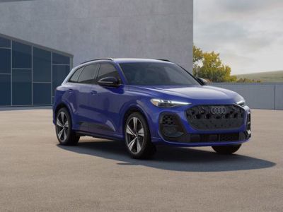 Blue 2026 Audi SQ5 Front Right Three-Quarter view