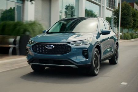 Three-quarter view of the front of the 2026 Ford Escape Hybrid