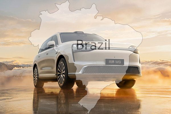 White Exterior AITO M9
