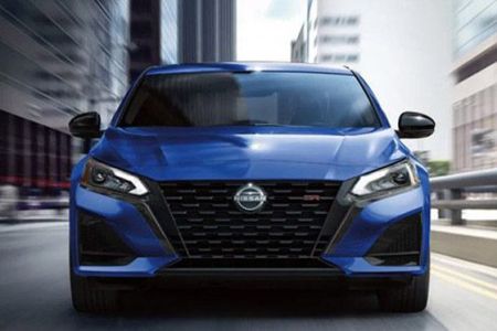 2025 Nissan Altimas Front Elevation