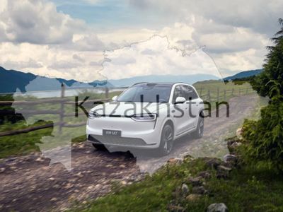 AITO M7 driving on unpaved roads