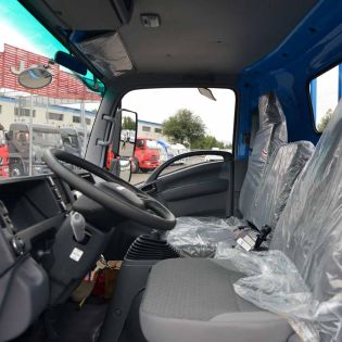 cab of ISUZU KV100 120HP Light Truck