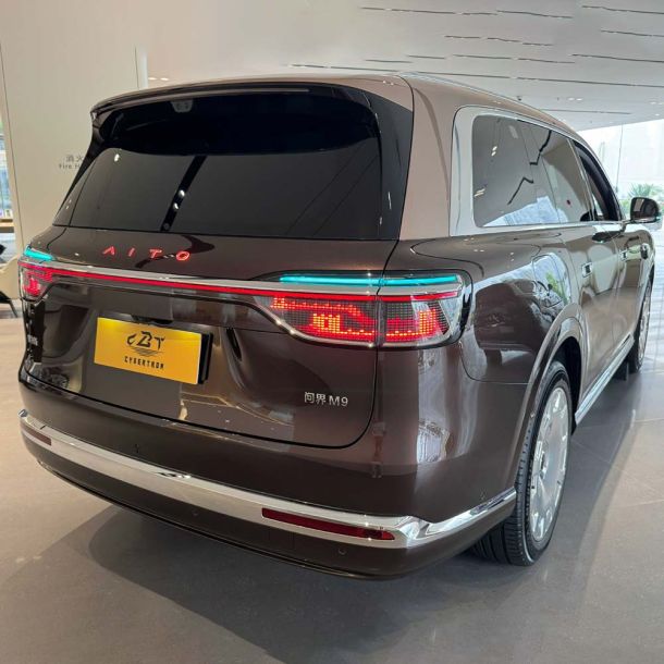AITO M9 2026 EREV Ultra 6-Seat Rear Three-Quarter View