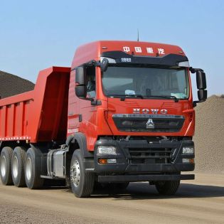 HOWO TX 8X4 Tipper Truck Heavy Duty Dump Truck during transit