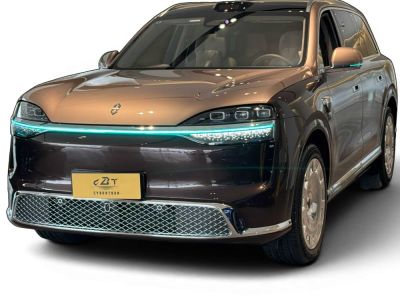 AITO M9 2026 EREV Ultra 6-Seat Front Three-Quarter View