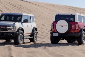 2026 Ford Bronco in two different paint colors