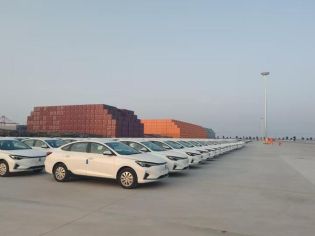 73 Chinese cars waiting to be delivered to customers in Algeria