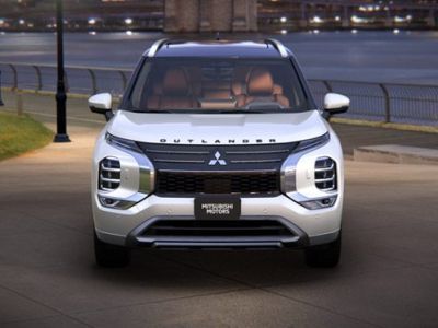 Front view of the 2026 Mitsubishi Outlander