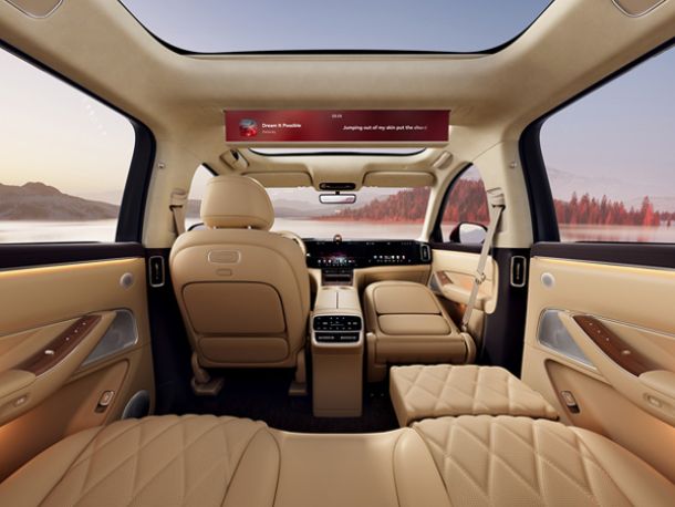 Intelligent screen facilities inside the AITO M8