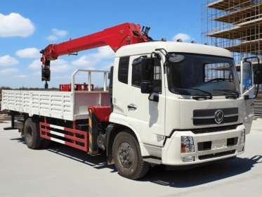 Dongfeng Tianjin 180HP 4×2 Crane Truck Actual photo 2