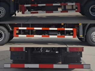Dongfeng Huashen VX with XCMG 12-ton 5-section Crane Truck Chassis