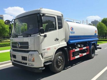 Dongfeng Tianjin 160hp 4x2 Greening Sprinkler Truck promotional image 1