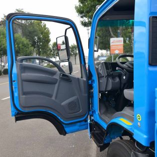 door of ISUZU KV100 120HP Light Truck