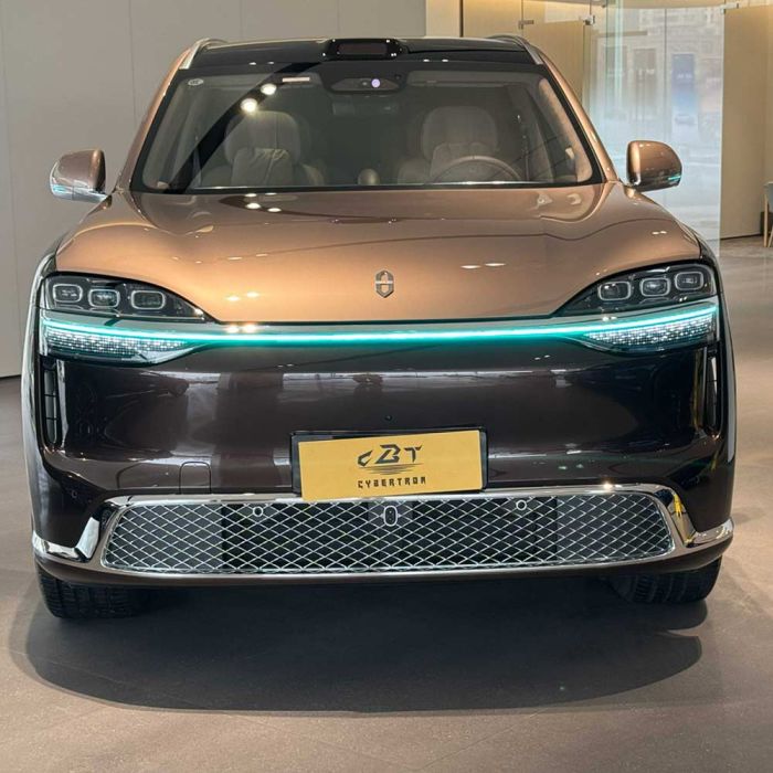 AITO M9 2026 EREV Ultra 6-Seat Front View