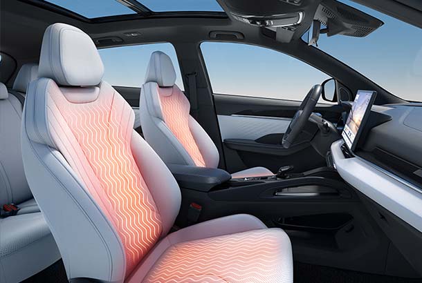Geely Coolray compact SUV Leather seats with heating function