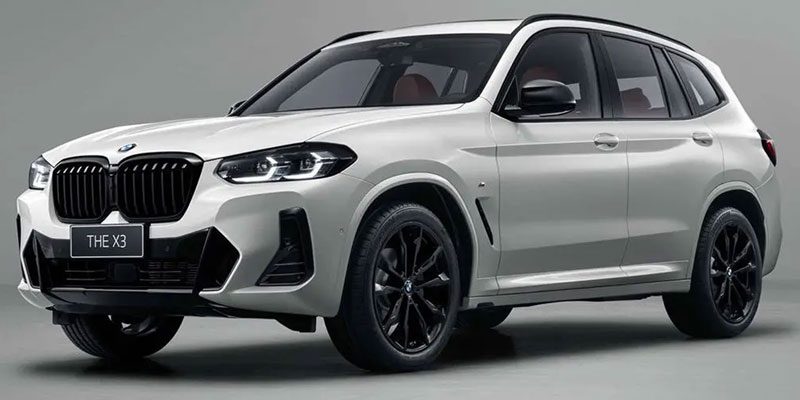 2022 BMW X3 Front Three-Quarter