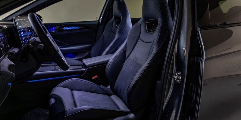 2025 VW Passat front seats