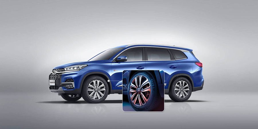 Close-up of Chery Tiggo 8 wheels