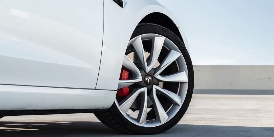 Close-up of the wheels of the 2022 Tesla Model 3