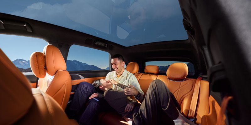 Xpeng G9 panoramic sunroof