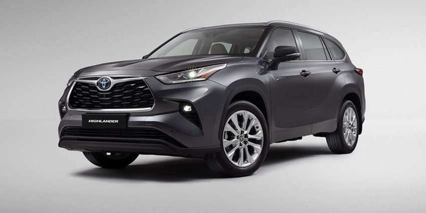 2025 Toyota Highlander Front Three-Quarter