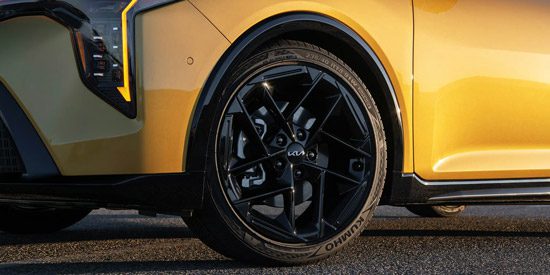 2026 Kia K4 Hatchback's wheel design, close-up
