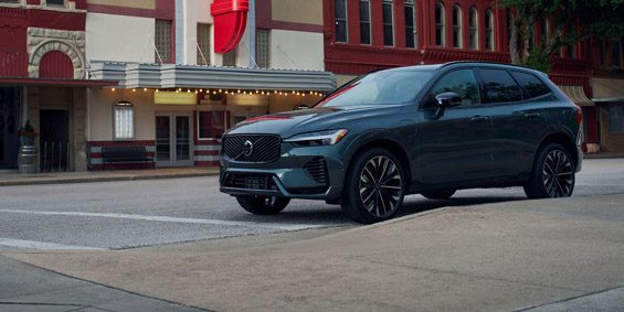 2026 Volvo XC60 Front Three-Quarter