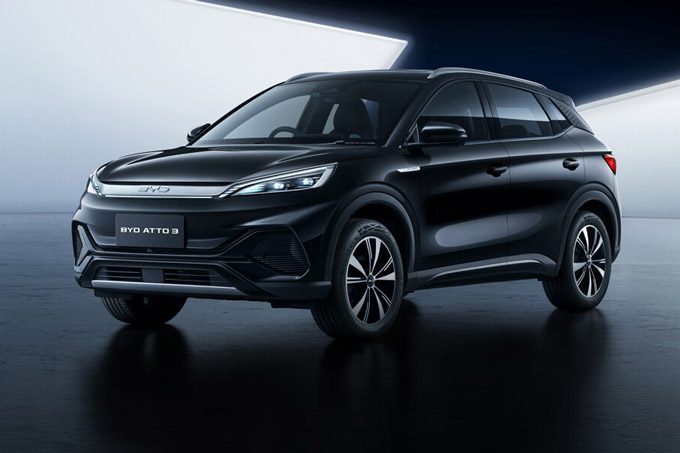 BYD Atto 3 Front Three-Quarter
