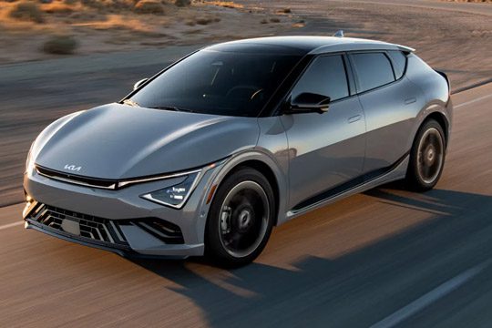 2026 Kia EV6 front view driving