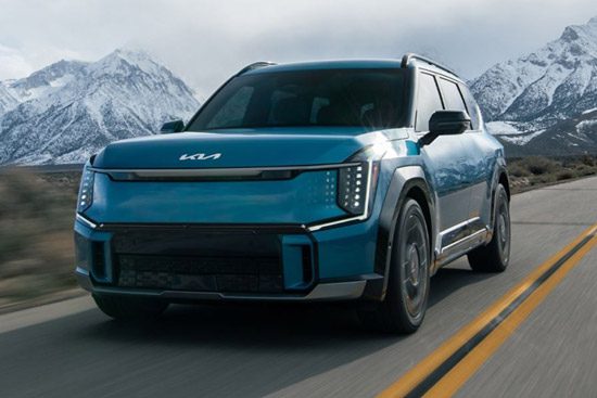 2026 Kia EV9 Front Three-Quarter