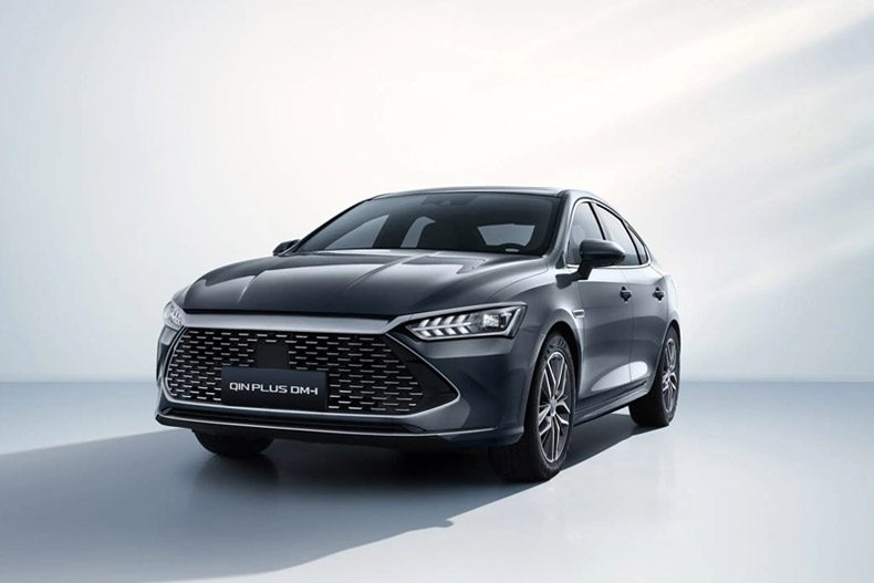 BYD Qin Plus DM-i Front Three-Quarter