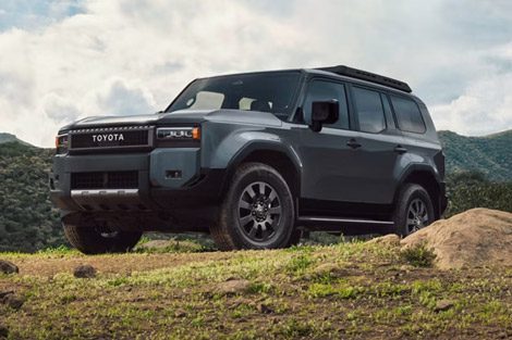 2026 Toyota Land Cruiser Front Three-Quarter