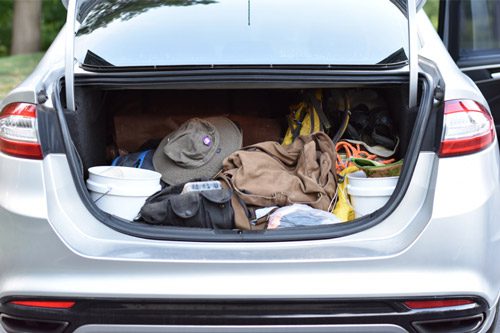 Unnecessary items in the vehicle trunk