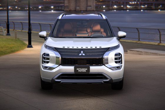 Front view of the 2026 Mitsubishi Outlander