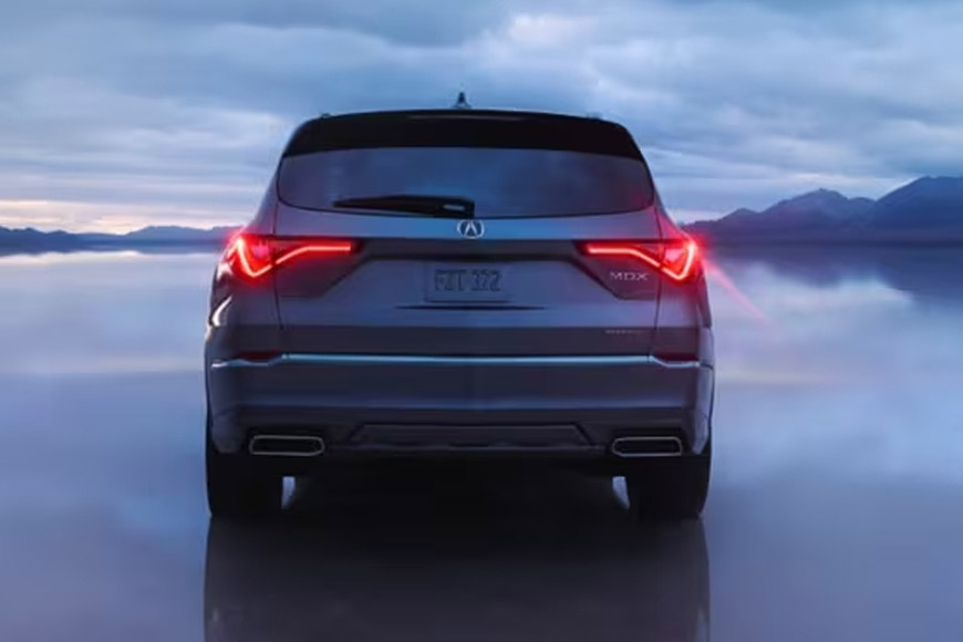Rear view of the 2026 Acura MDX