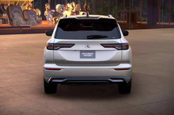 Rear view of the 2026 Mitsubishi Outlander