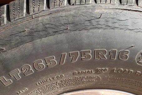 Side crack tire