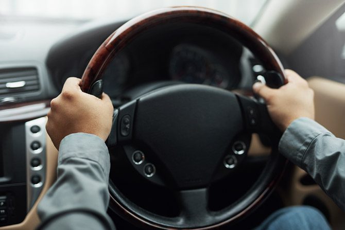 Steering wheel hand position