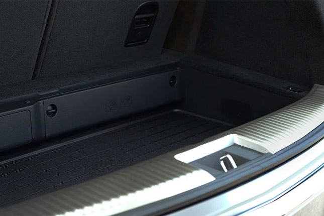 Storage space under the trunk lid in the 2026 Acura MDX
