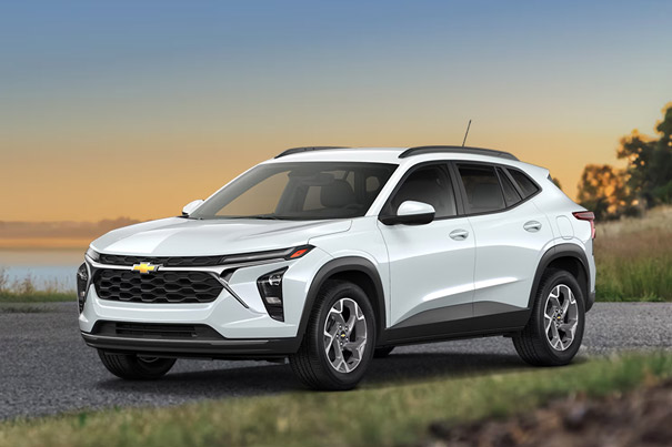 Three-quarter view of the front side of the 2026 Chevrolet Trax LT