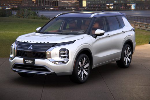 Three-quarter view of the front side of the 2026 Mitsubishi Outlander