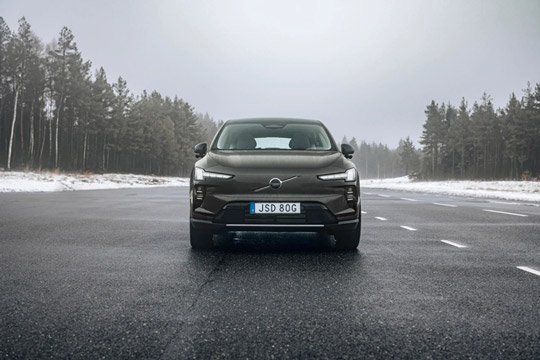 Front view of the 2027 Volvo EX60