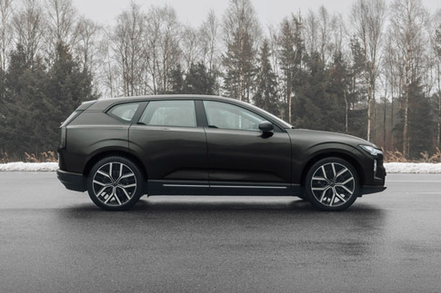 Side view of the 2027 Volvo EX60