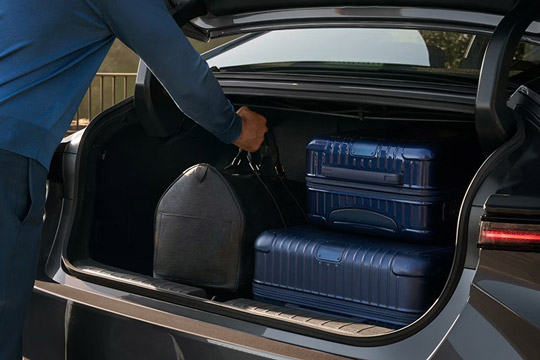 2026 Lexus ES 500e trunk space