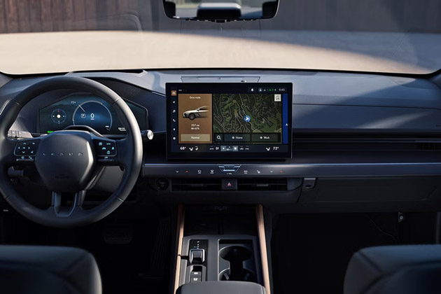 Interior view of the 2026 Lexus ES 500e Luxury