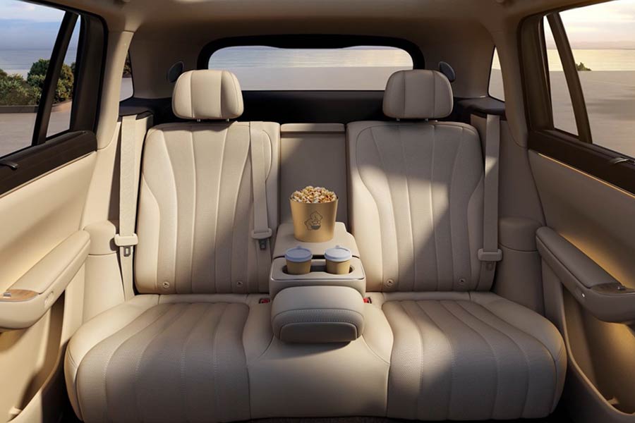 AITO M7 rear seat space