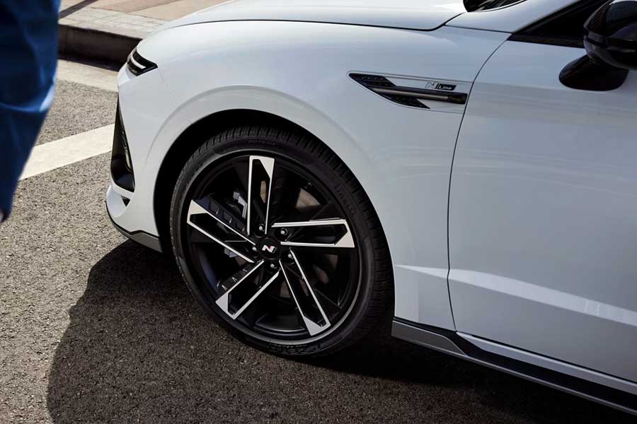Close-up of the wheels on the 2026 Hyundai Sonata N Line