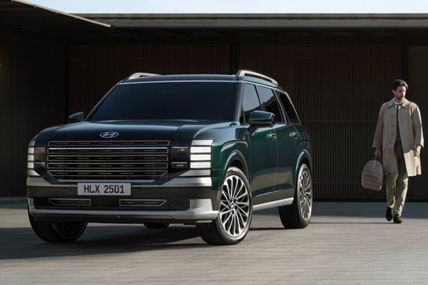 Front Three-Quarter of the 2026 Hyundai Palisade Hybrid